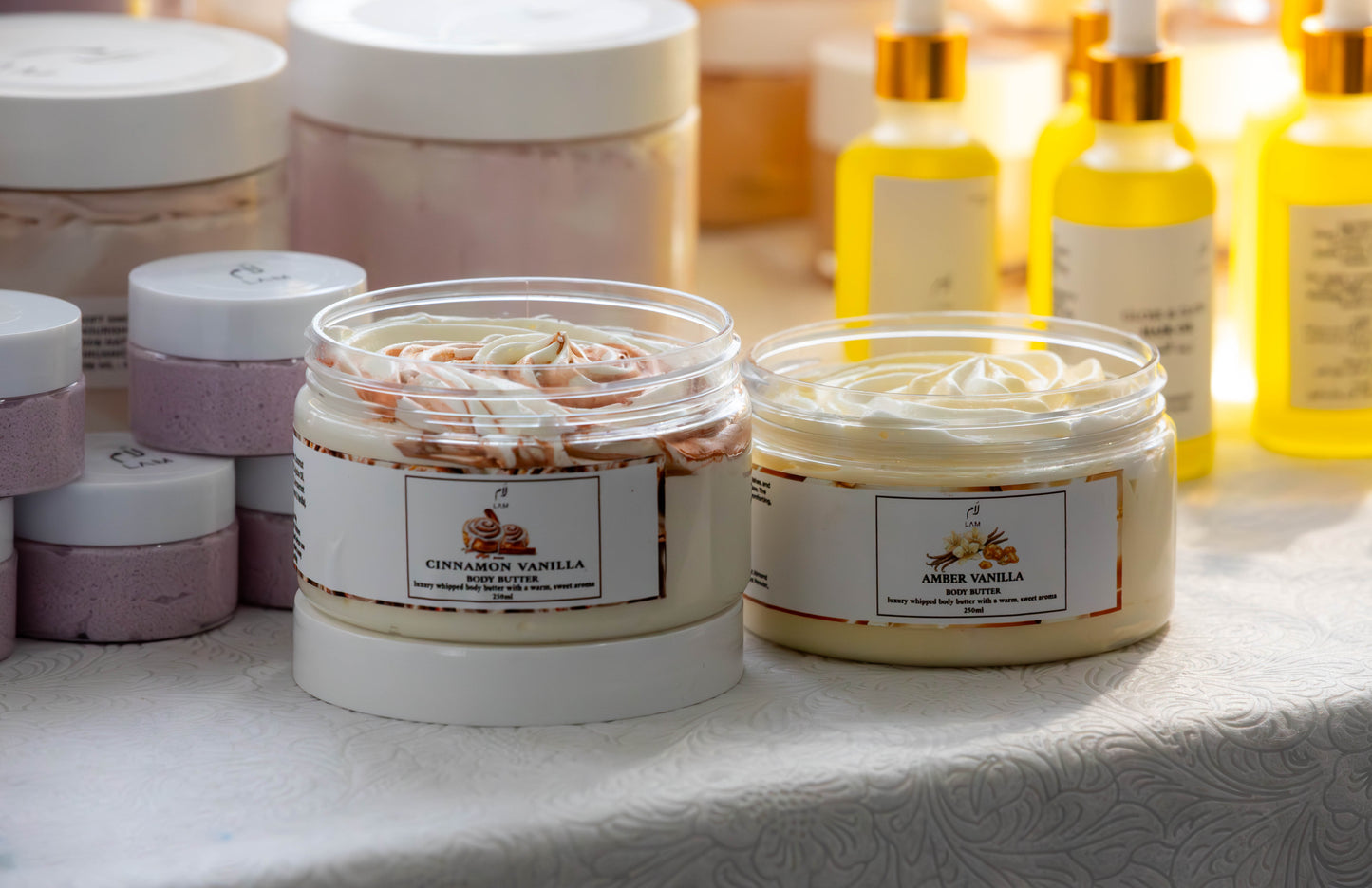 Warm Comfort Box - Amber & Cinnamon Body Butter بوكس الدفء – زبدة العنبر وزبدة القرفة
